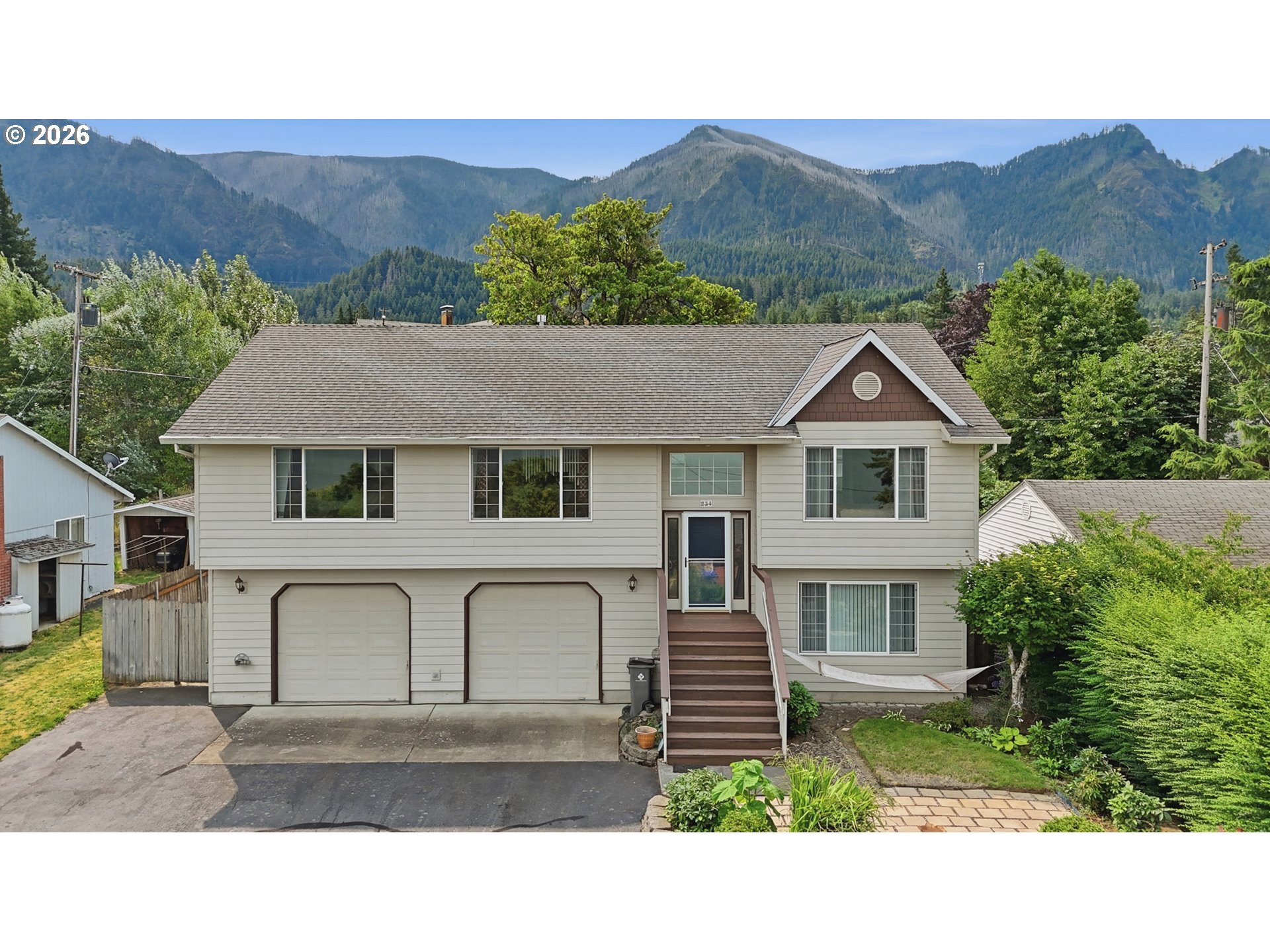 234 NE RIVERVIEW DR