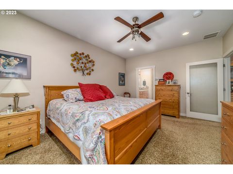 Tiny photo for 48482 E Meadow Way, Oakridge, OR 97463 (MLS # 513712198)