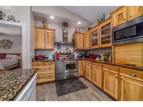 Tiny photo for 48482 E Meadow Way, Oakridge, OR 97463 (MLS # 513712198)