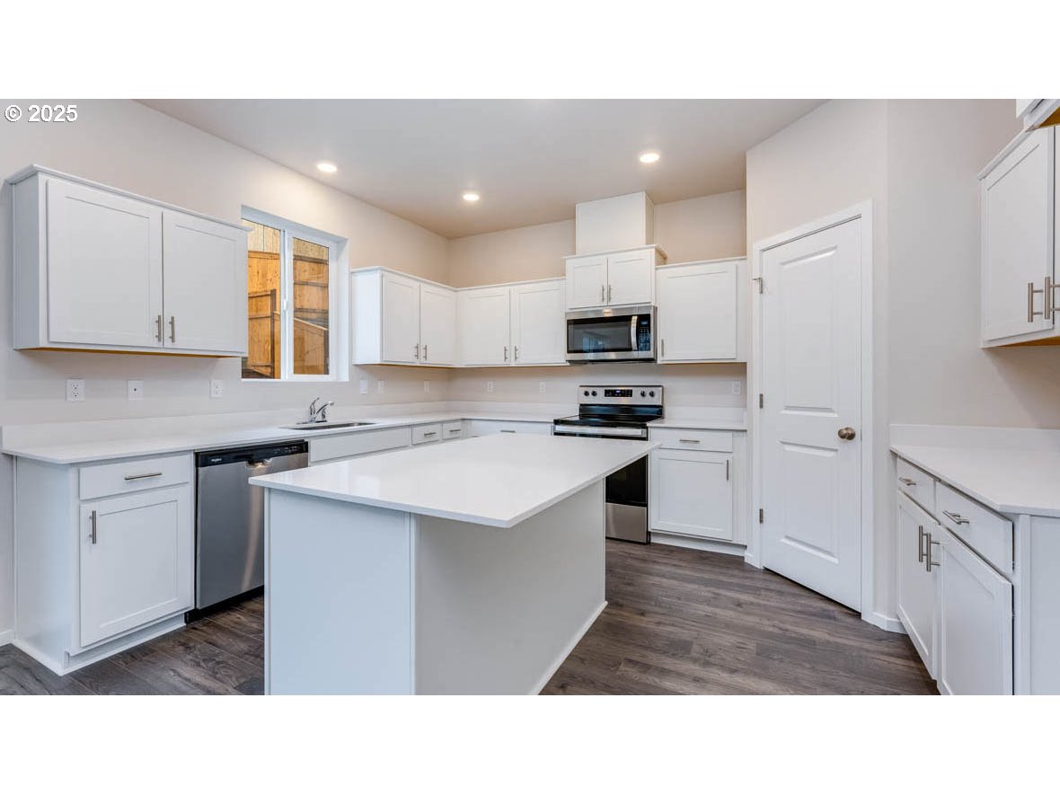 9366 SE Crystal Rose ST NE