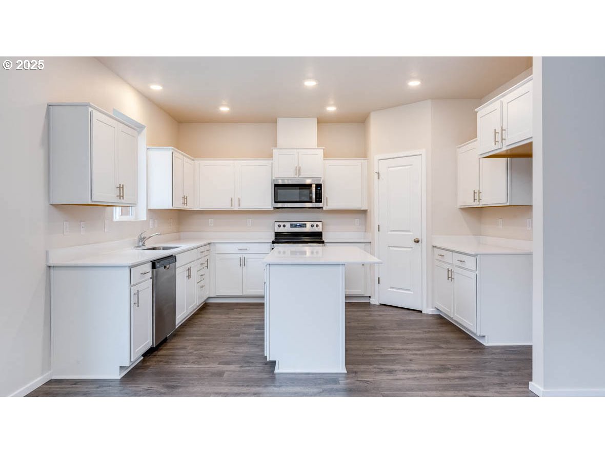 9366 SE Crystal Rose ST NE