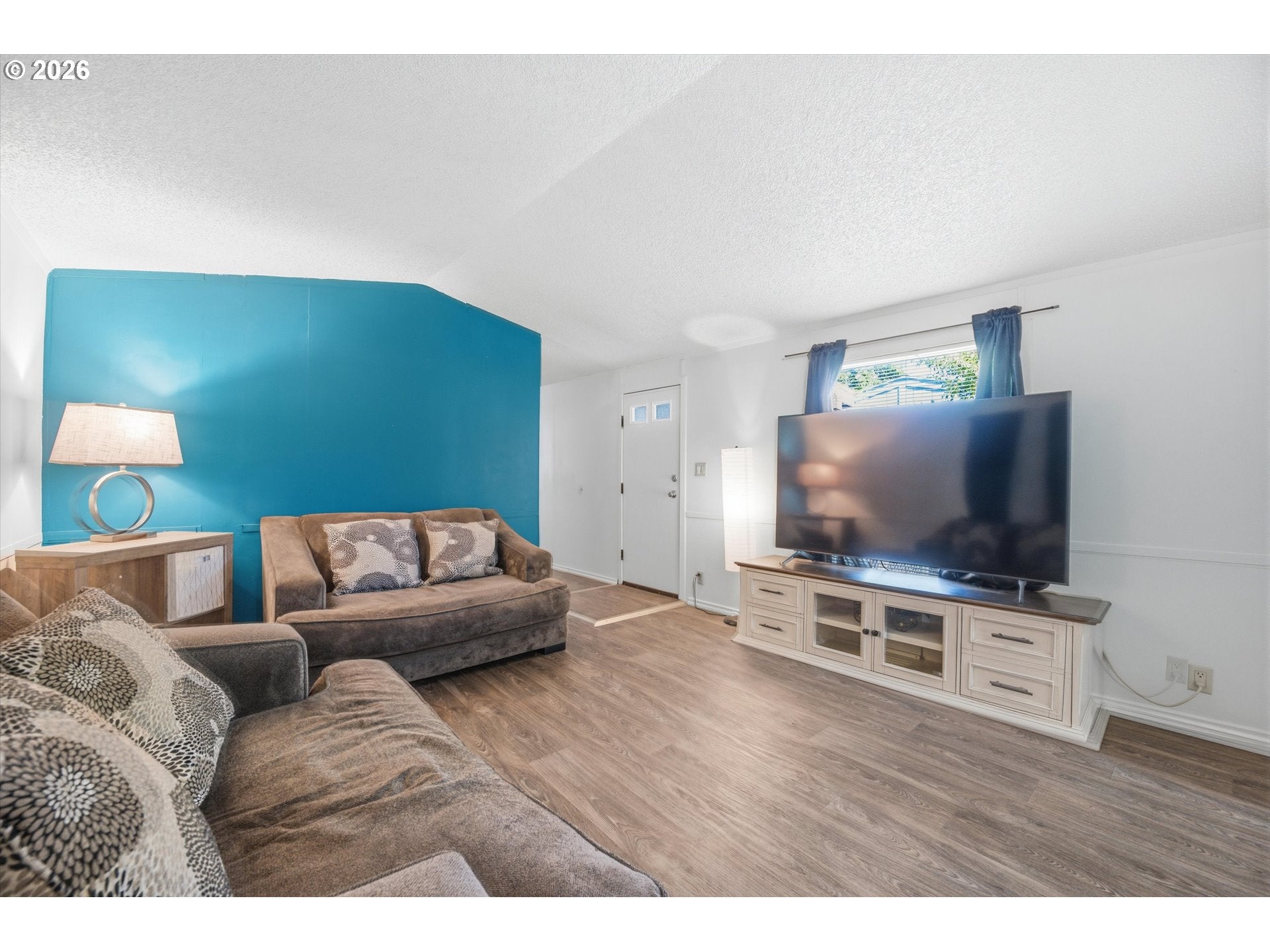 301 E COLUMBIA DR 68