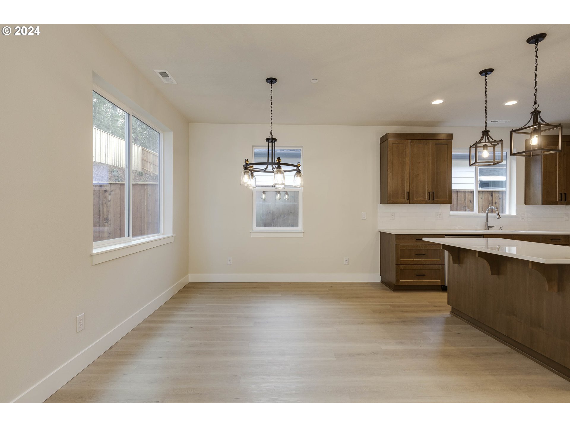 Newberg, Oregon 97132, United States, 3 Bedrooms Bedrooms, ,3 BathroomsBathrooms,Residential,Active,36607
