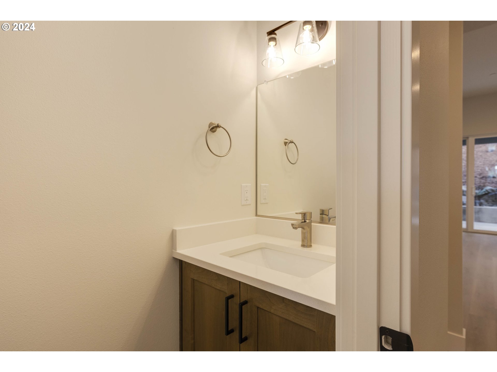 Newberg, Oregon 97132, United States, 3 Bedrooms Bedrooms, ,3 BathroomsBathrooms,Residential,Active,36607