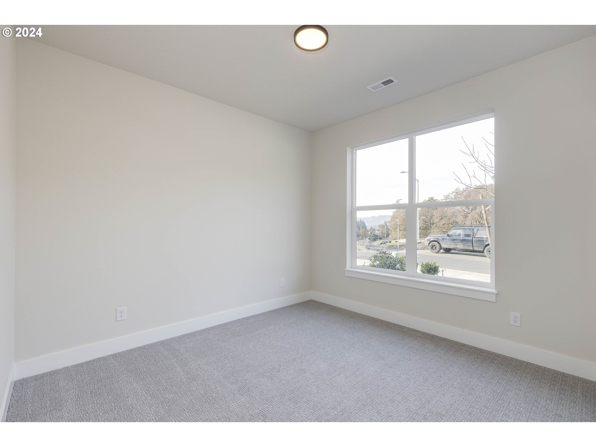 Newberg, Oregon 97132, United States, 3 Bedrooms Bedrooms, ,3 BathroomsBathrooms,Residential,Active,36607
