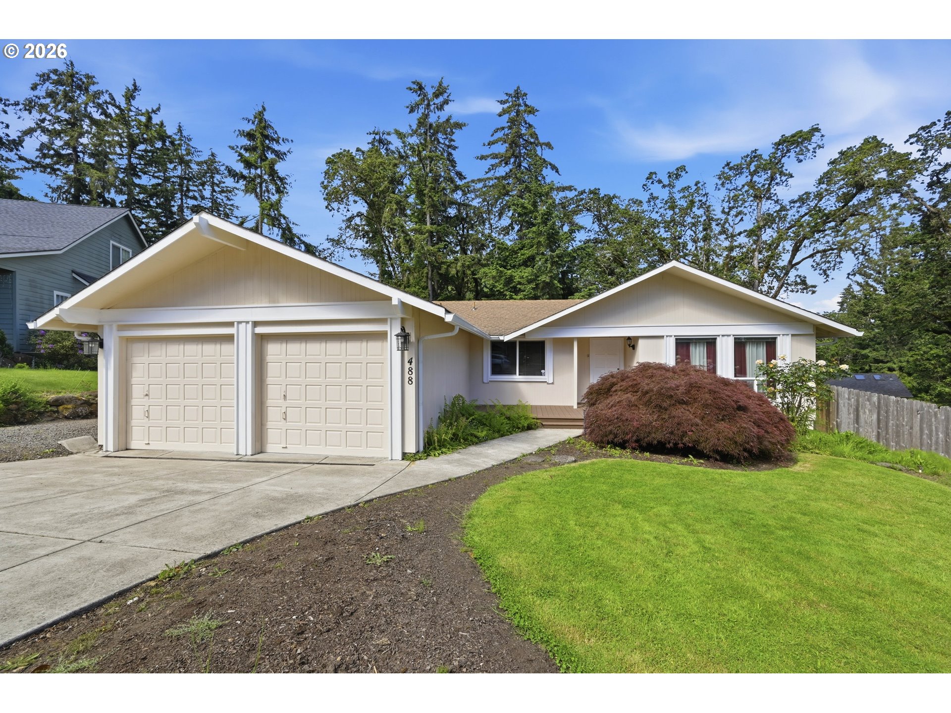 488 CASCADE DR