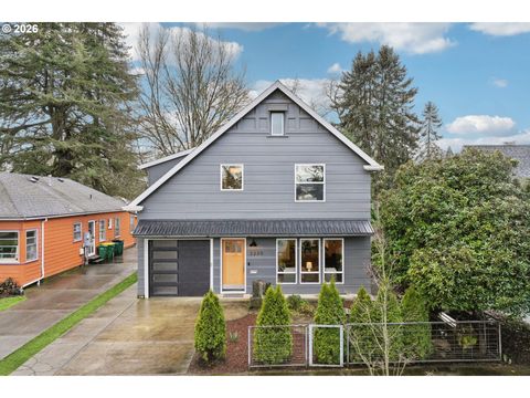 2220 17TH AVE Forest Grove OR 97116