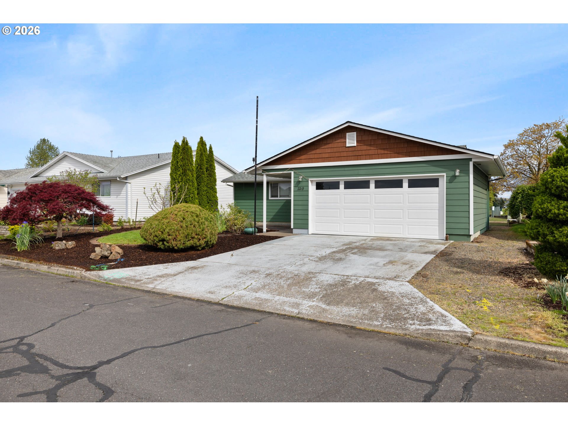 2219 SANTIAM DR