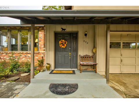 A home in Roseburg