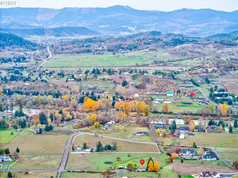 A home in Roseburg