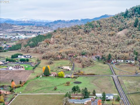 A home in Roseburg