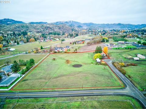 A home in Roseburg