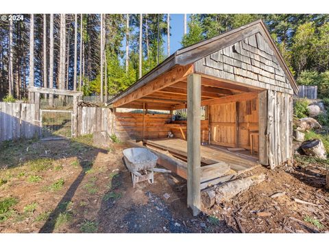 A home in Port Orford