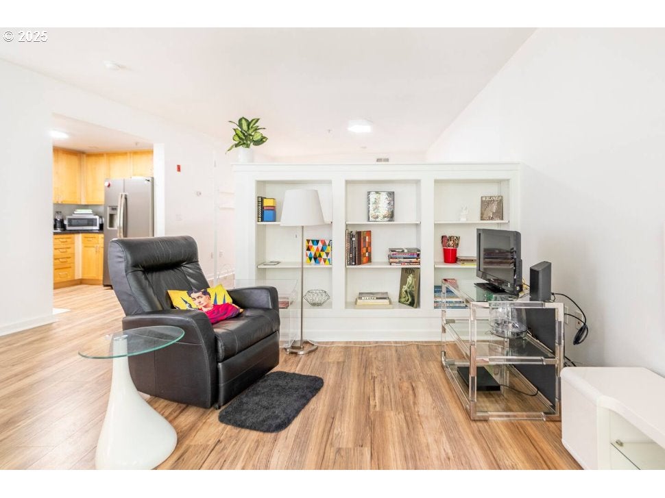 327 NW PARK AVE #3A