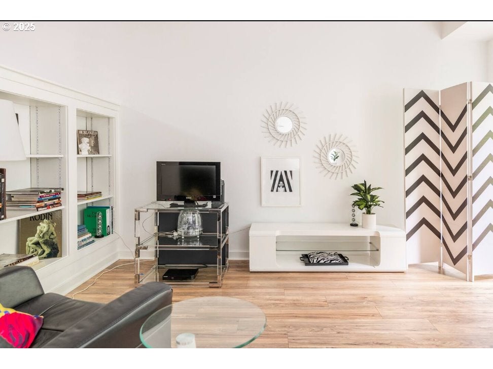 327 NW PARK AVE #3A