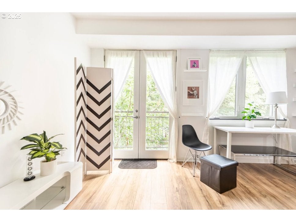 327 NW PARK AVE #3A