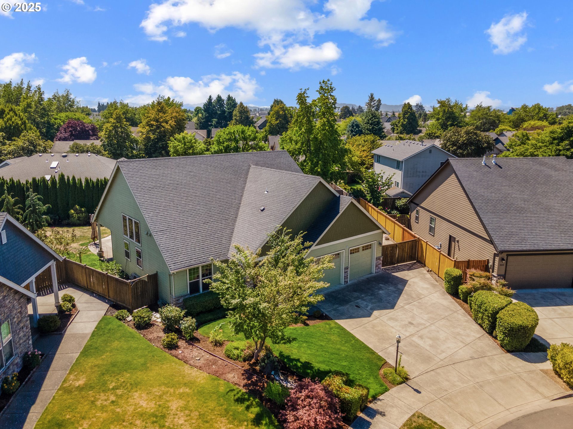 3535 BUTTERFLY CREEK LN