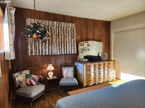 A home in Port Orford