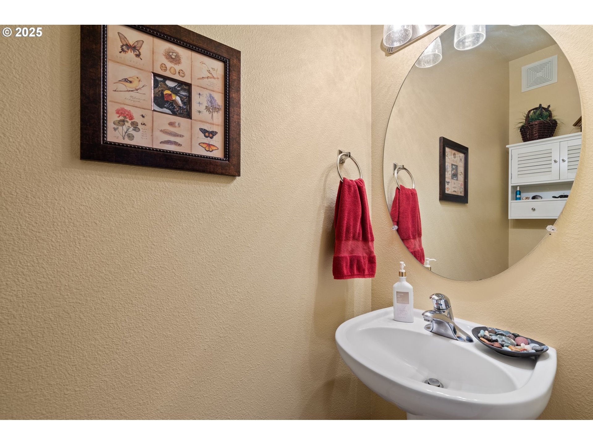 Battle Ground, Washington 98604, United States, 5 Bedrooms Bedrooms, ,3 BathroomsBathrooms,Residential,Active,173381