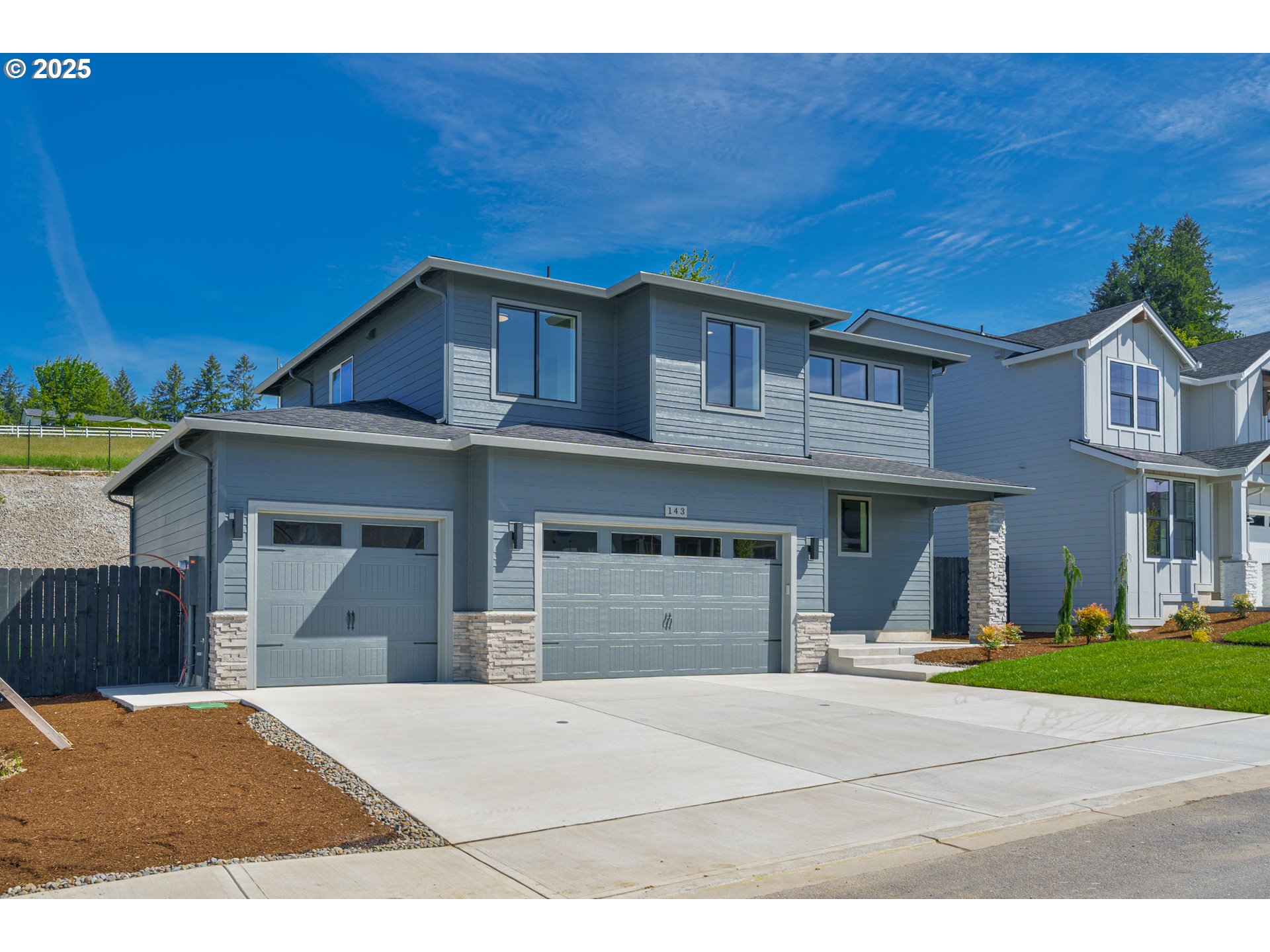143 W 20TH WAY