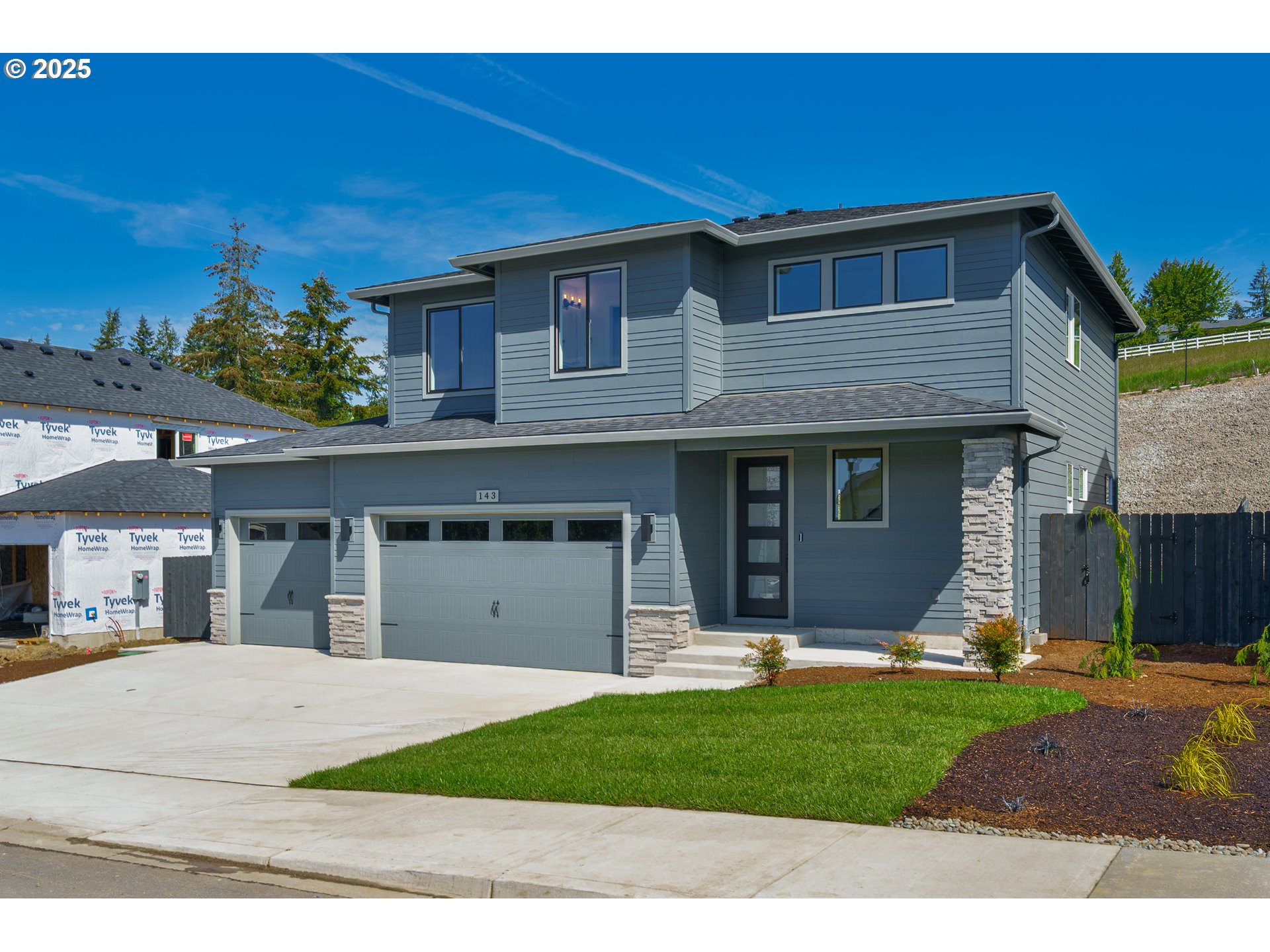 143 W 20TH WAY