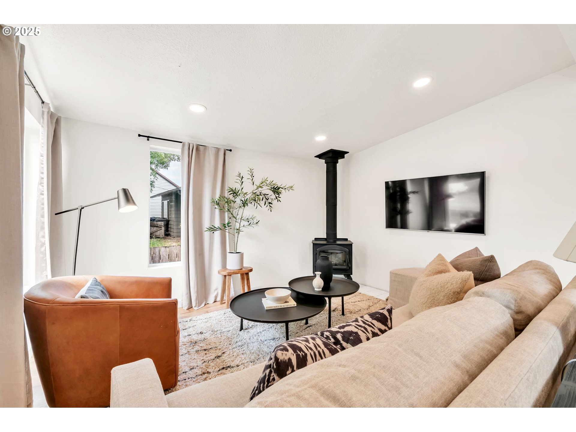 428 W Centennial BLVD