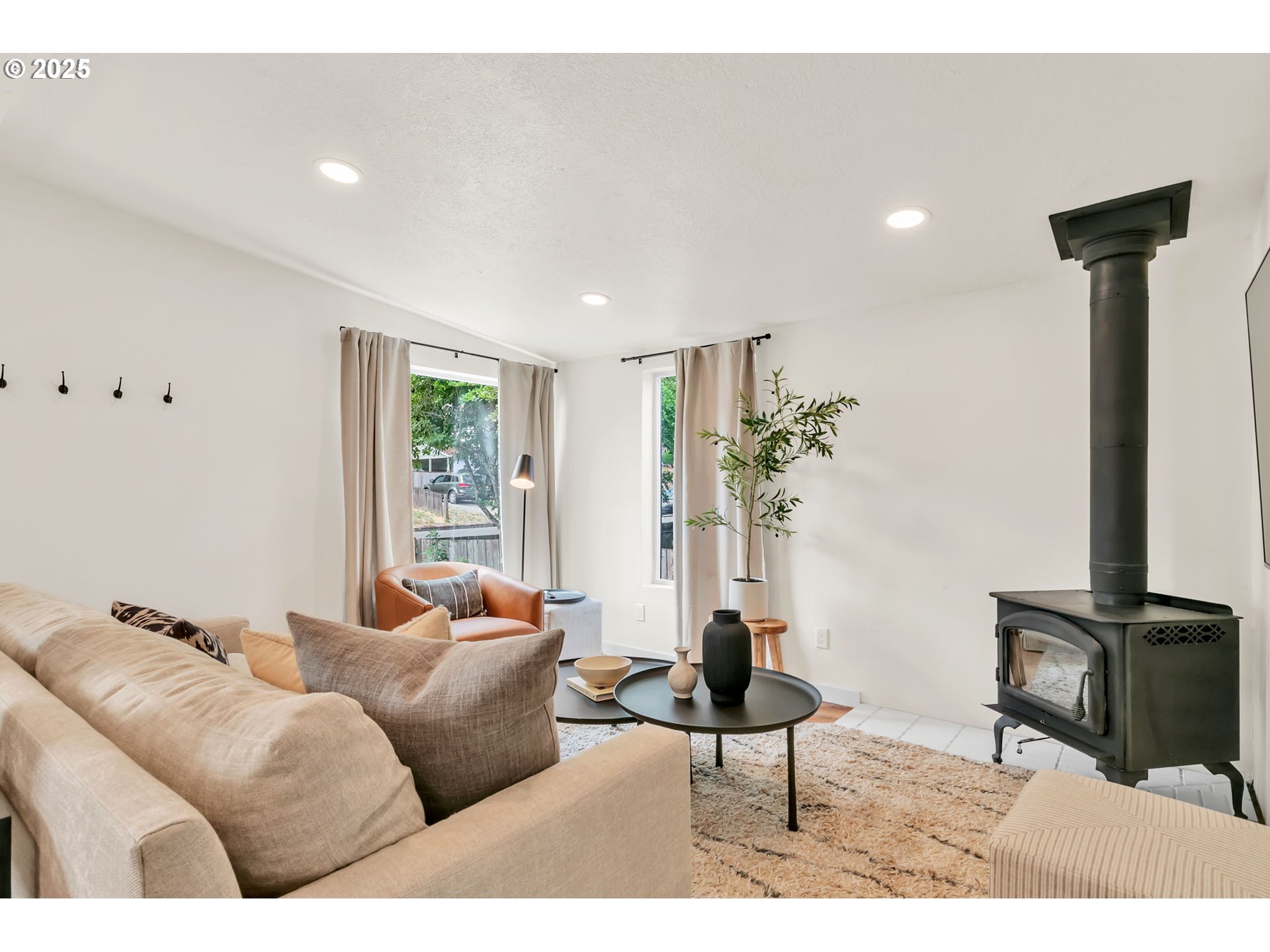 428 W Centennial BLVD