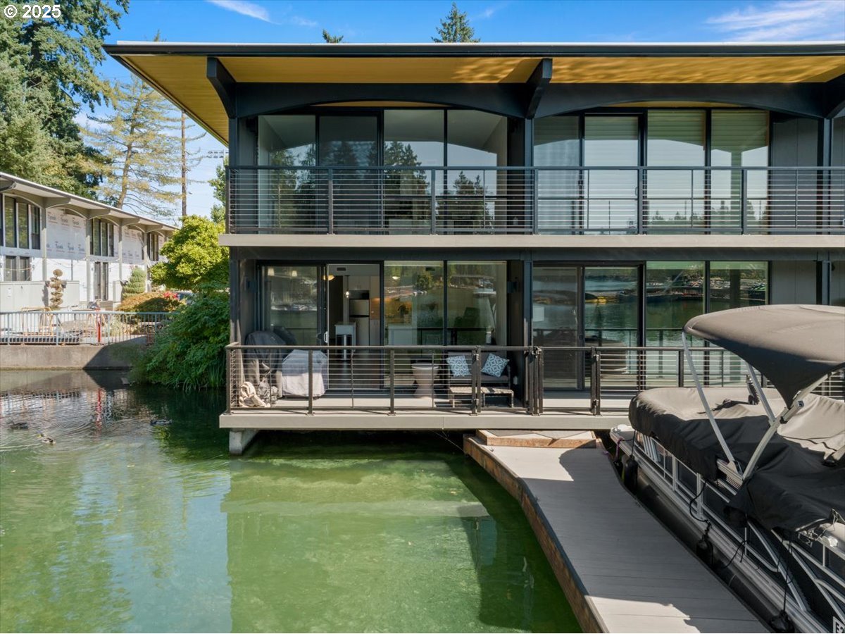 668 MCVEY AVE 50

                                                                             Lake Oswego                                

                                    , OR - $949,000