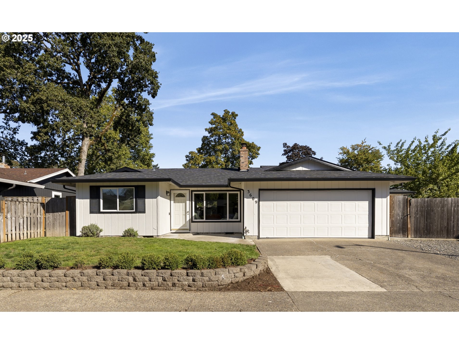 3609 E MADRONA DR