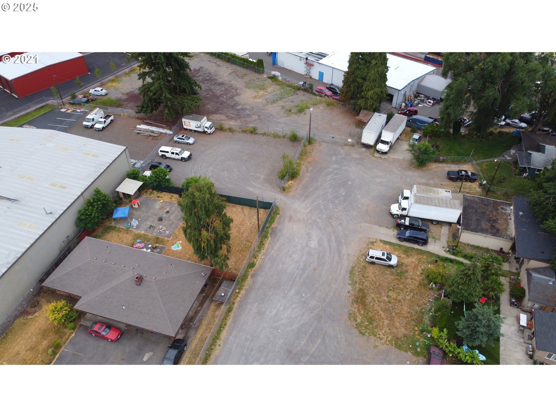 2716 NE BURTON RD