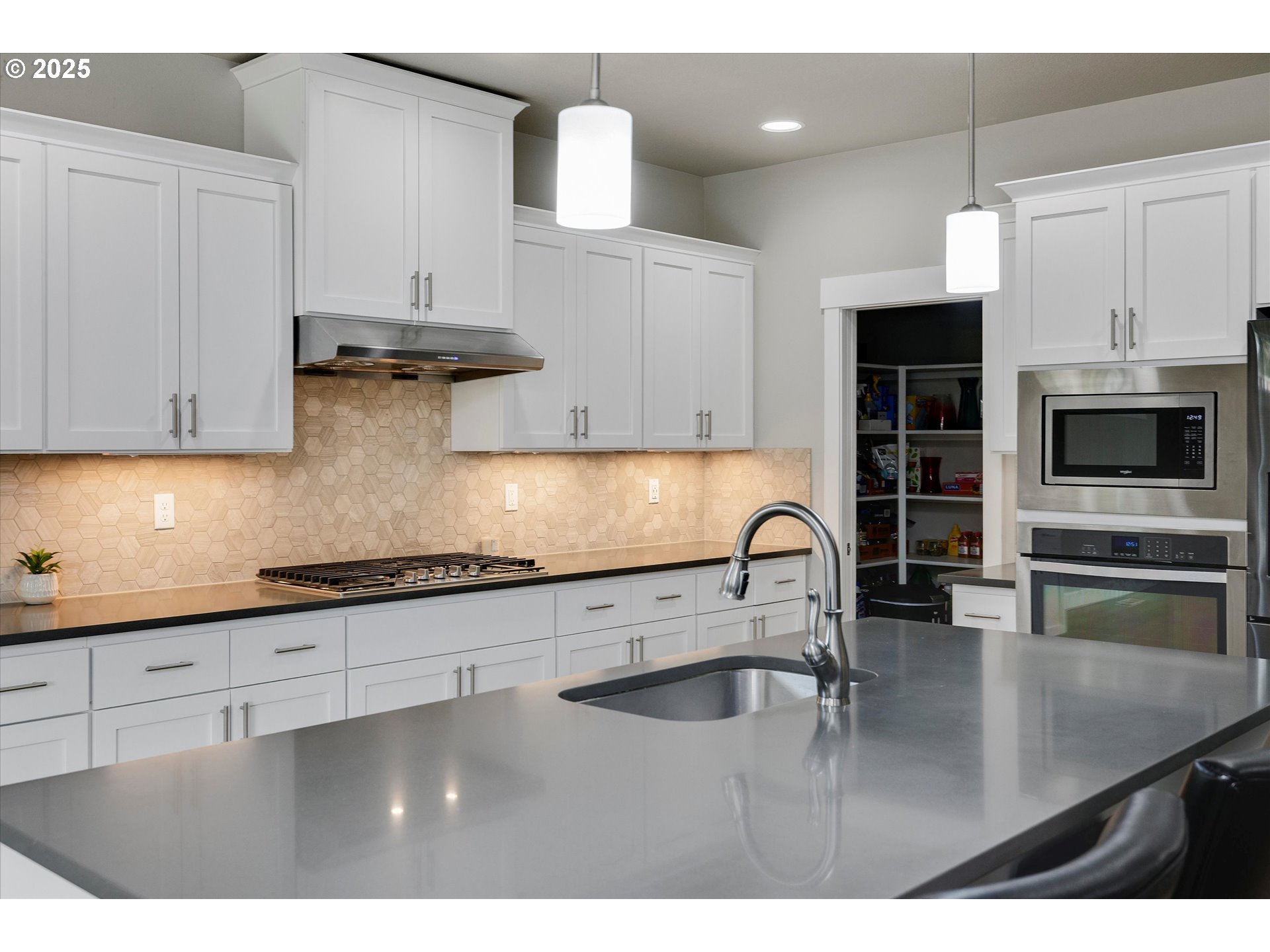 21323 SW SIMON TER