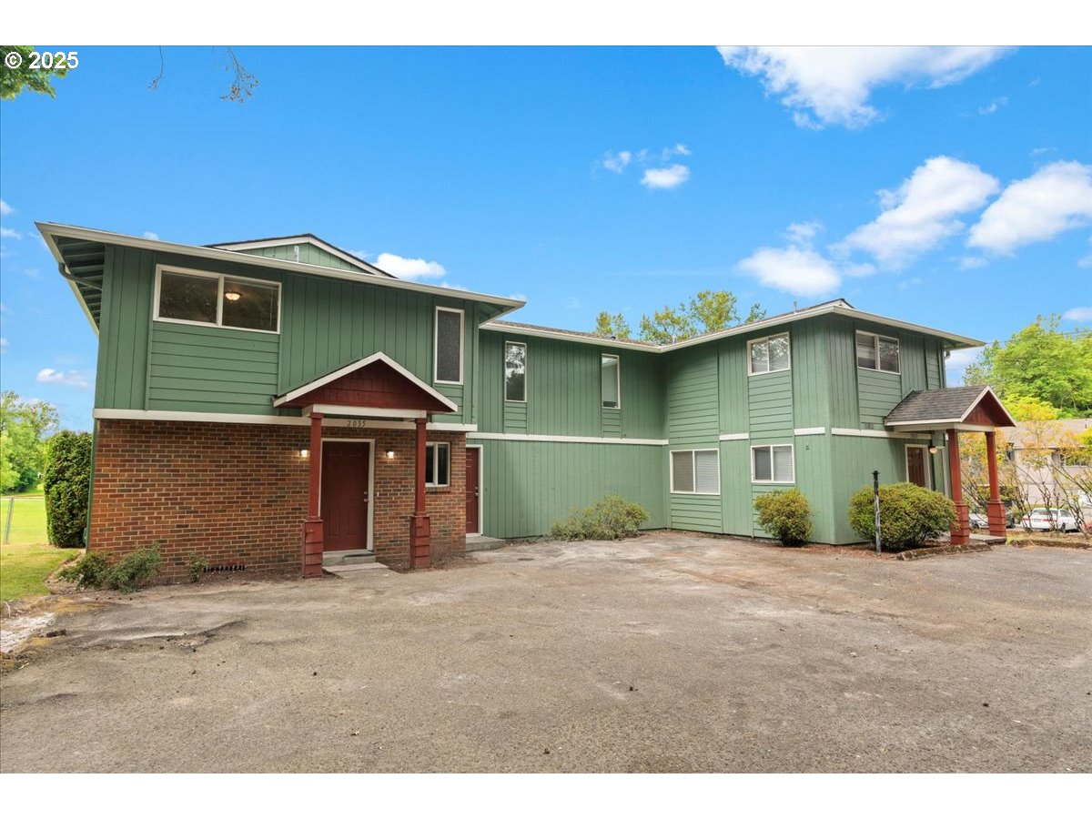 2035 NE KANE DR
