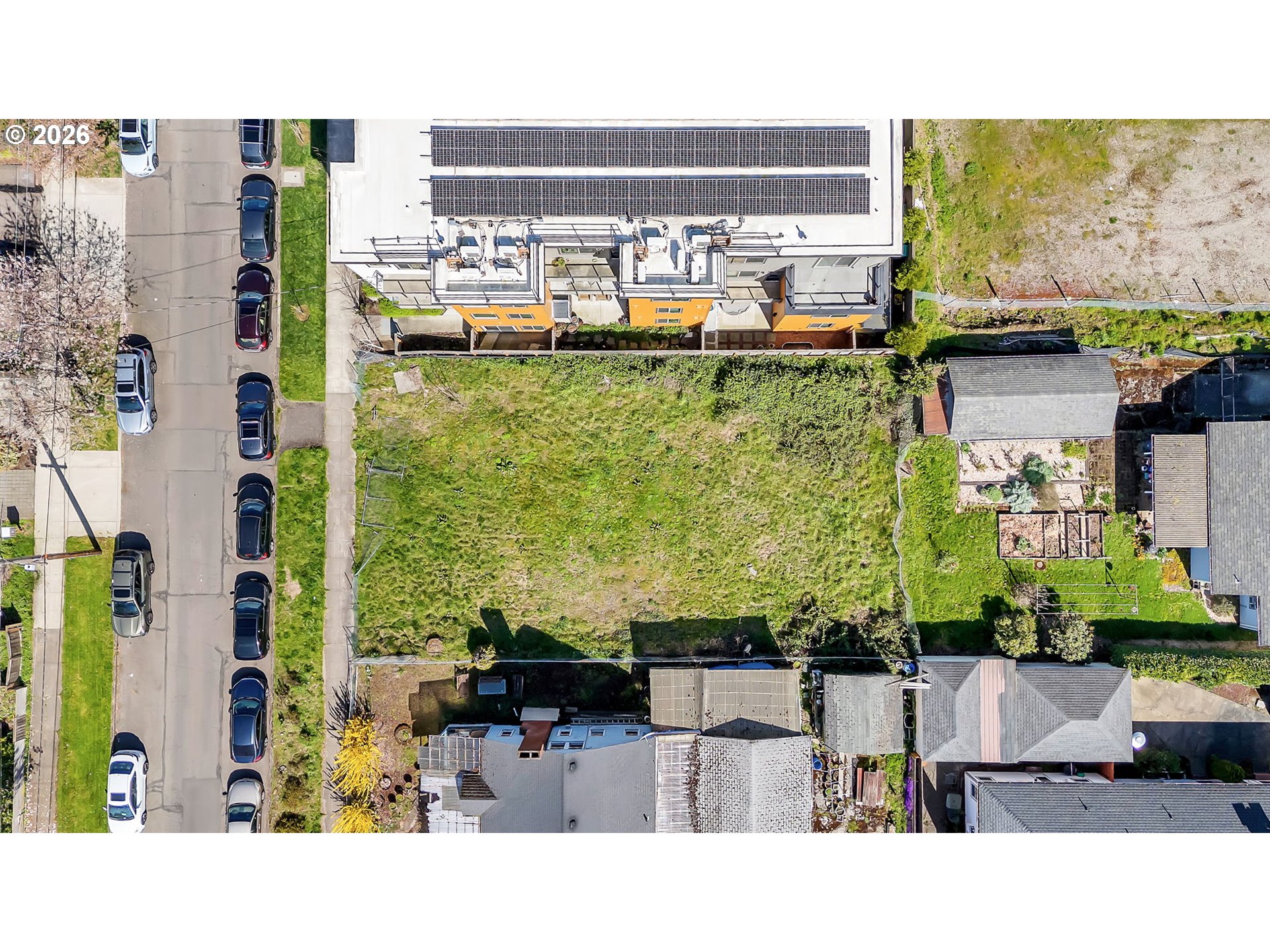 6810 N GREENWICH AVE