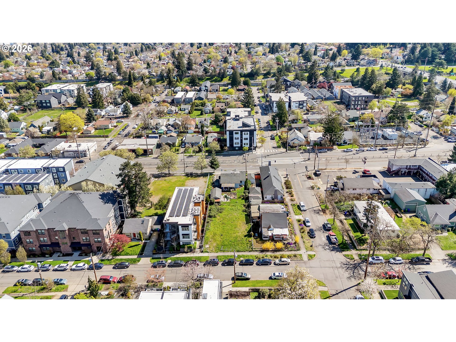 6810 N GREENWICH AVE