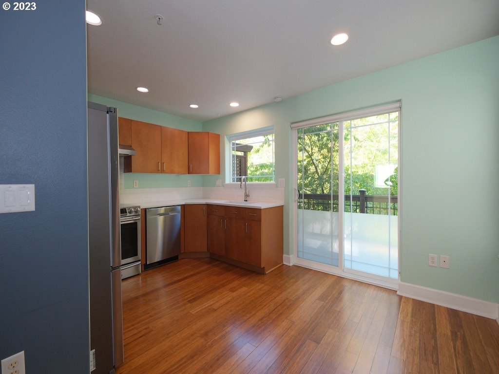 6720 N Pittsburg AVE