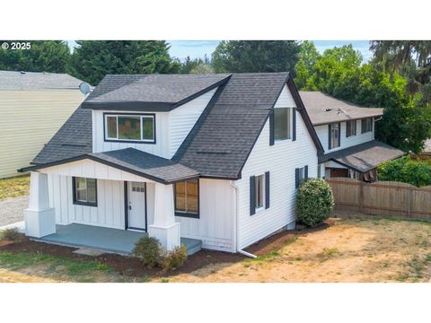 Photo of 3609 NE 49th St, Vancouver, WA 98661 (MLS # 396924956)