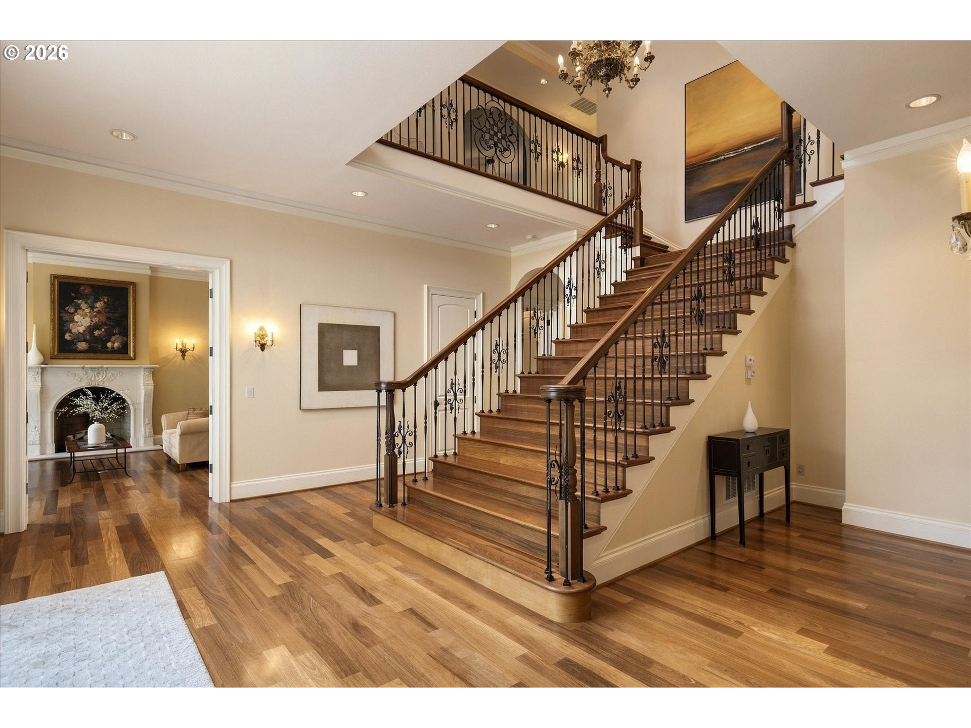 1677 LESLIE LN