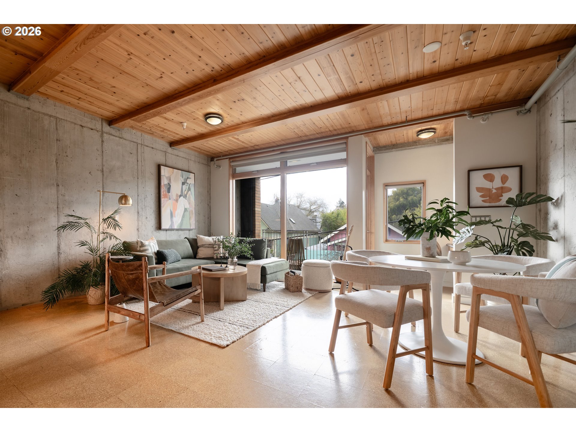 4216 N MISSISSIPPI AVE 207