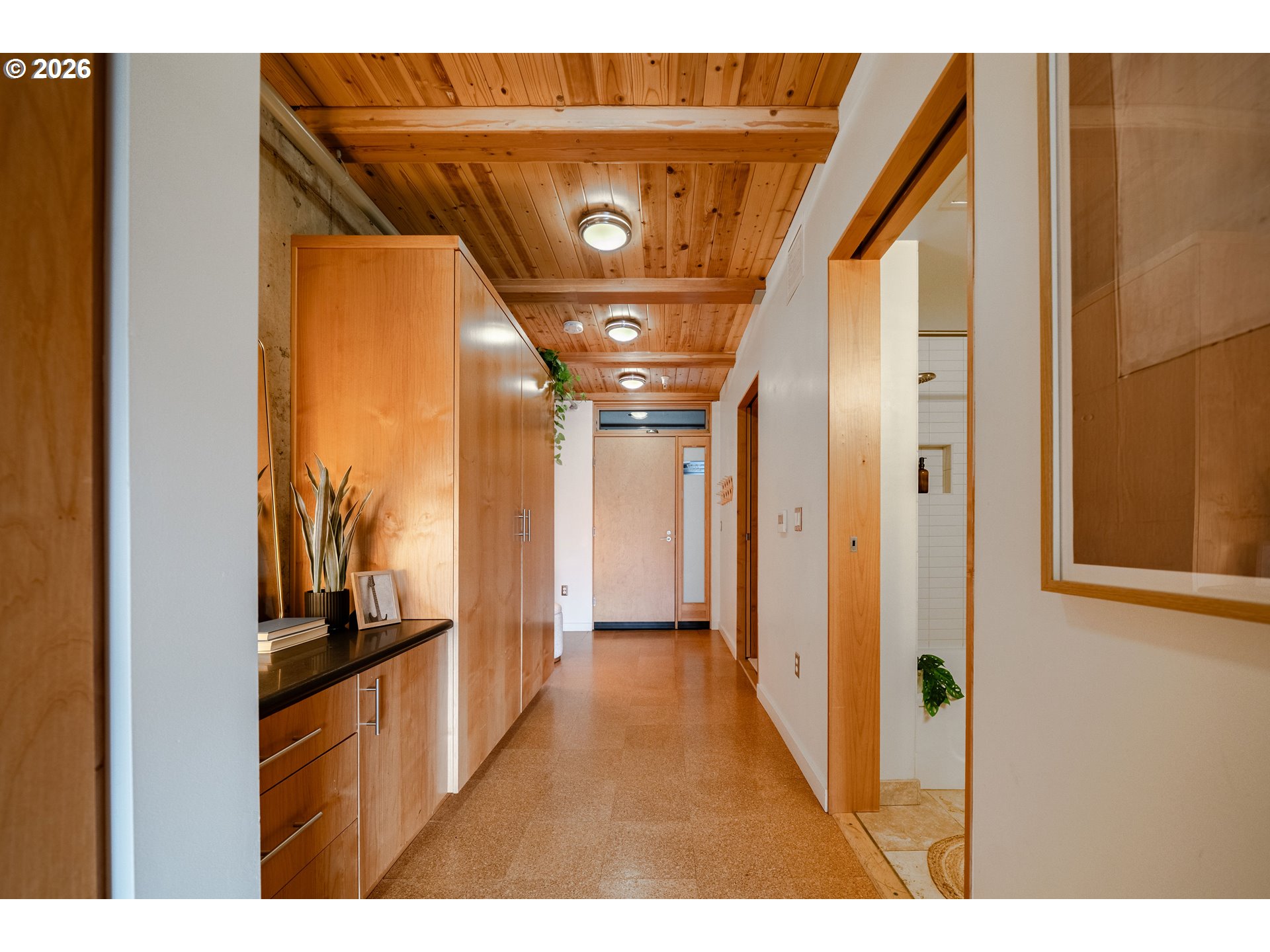 4216 N MISSISSIPPI AVE 207