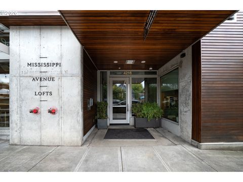4216 N MISSISSIPPI AVE 207 Portland OR 97217