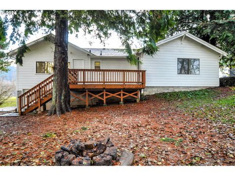 A home in Clatskanie