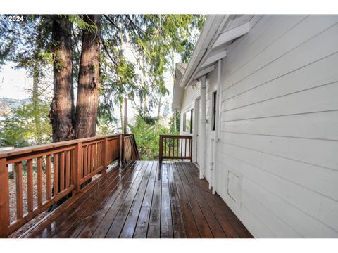 A home in Clatskanie