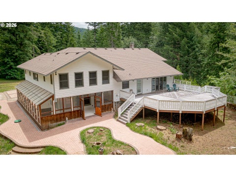 Photo of 2690 Bear Creek Rd, Cottage Grove, OR 97424 (MLS # 428394028)