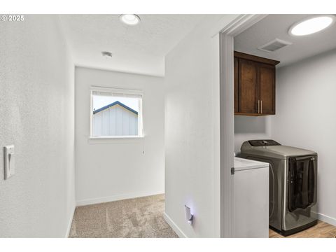 Tiny photo for 242 Rockcrest Dr, Lowell, OR 97452 (MLS # 667683282)