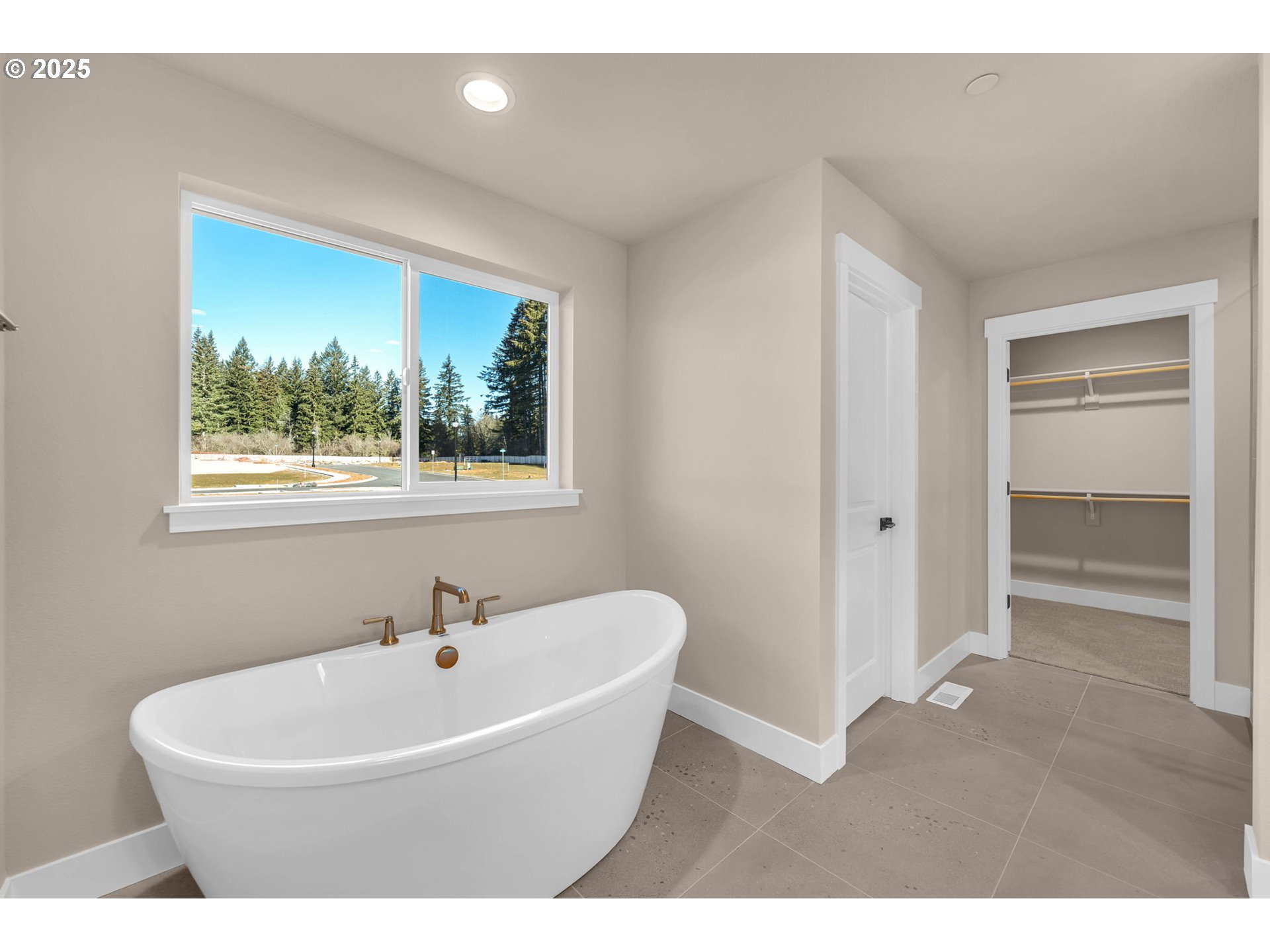 5602 N 93RD AVE LT205