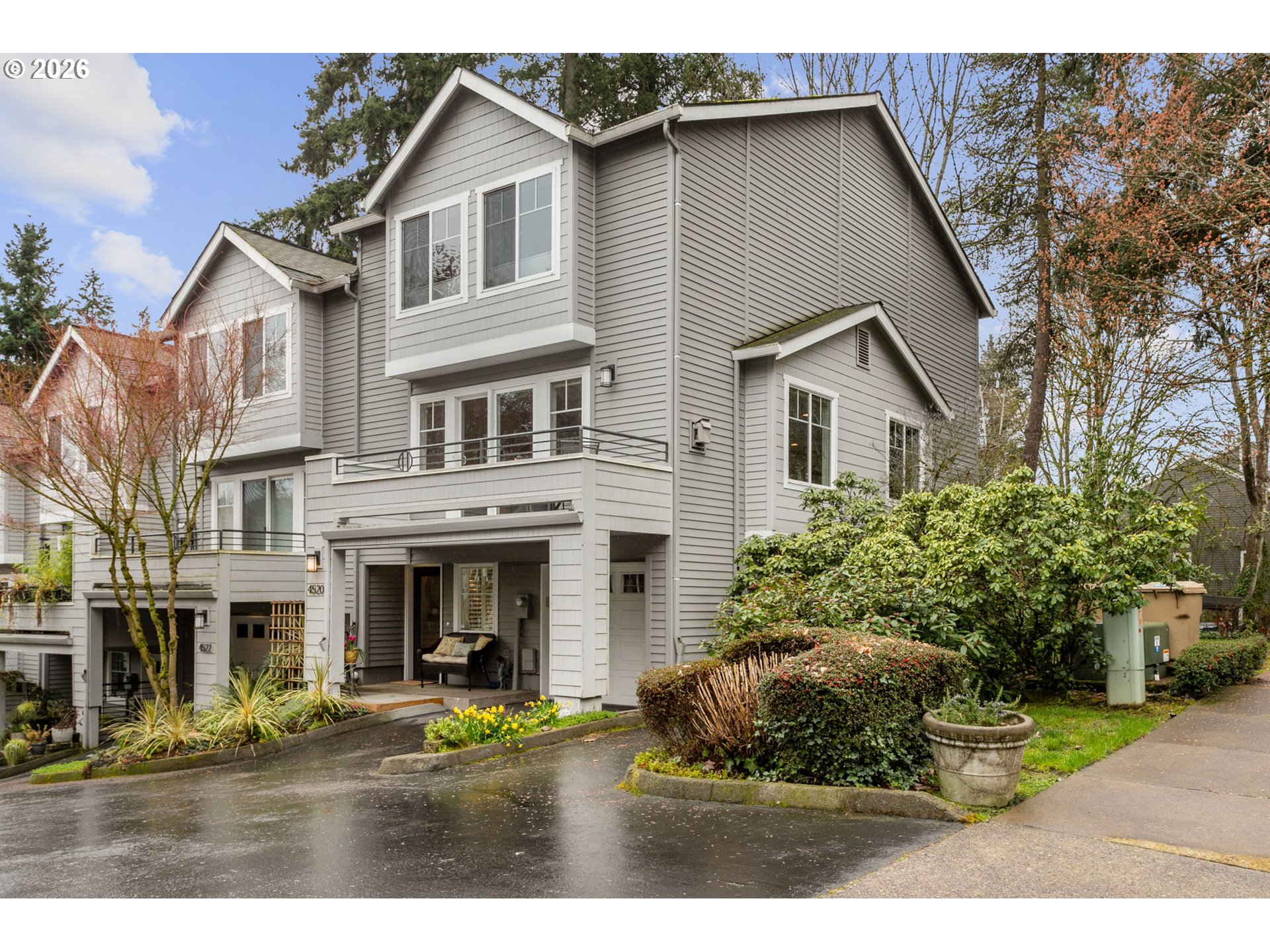 Photo 1 of 35 — 4520 LOWER DR, Lake Oswego, OR 97035