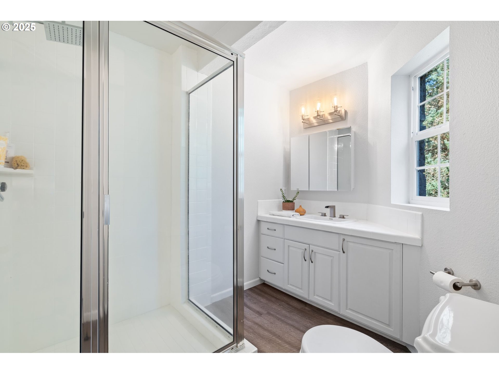 Vancouver, Washington 98682, United States, 6 Bedrooms Bedrooms, ,4 BathroomsBathrooms,Residential,Active,11694