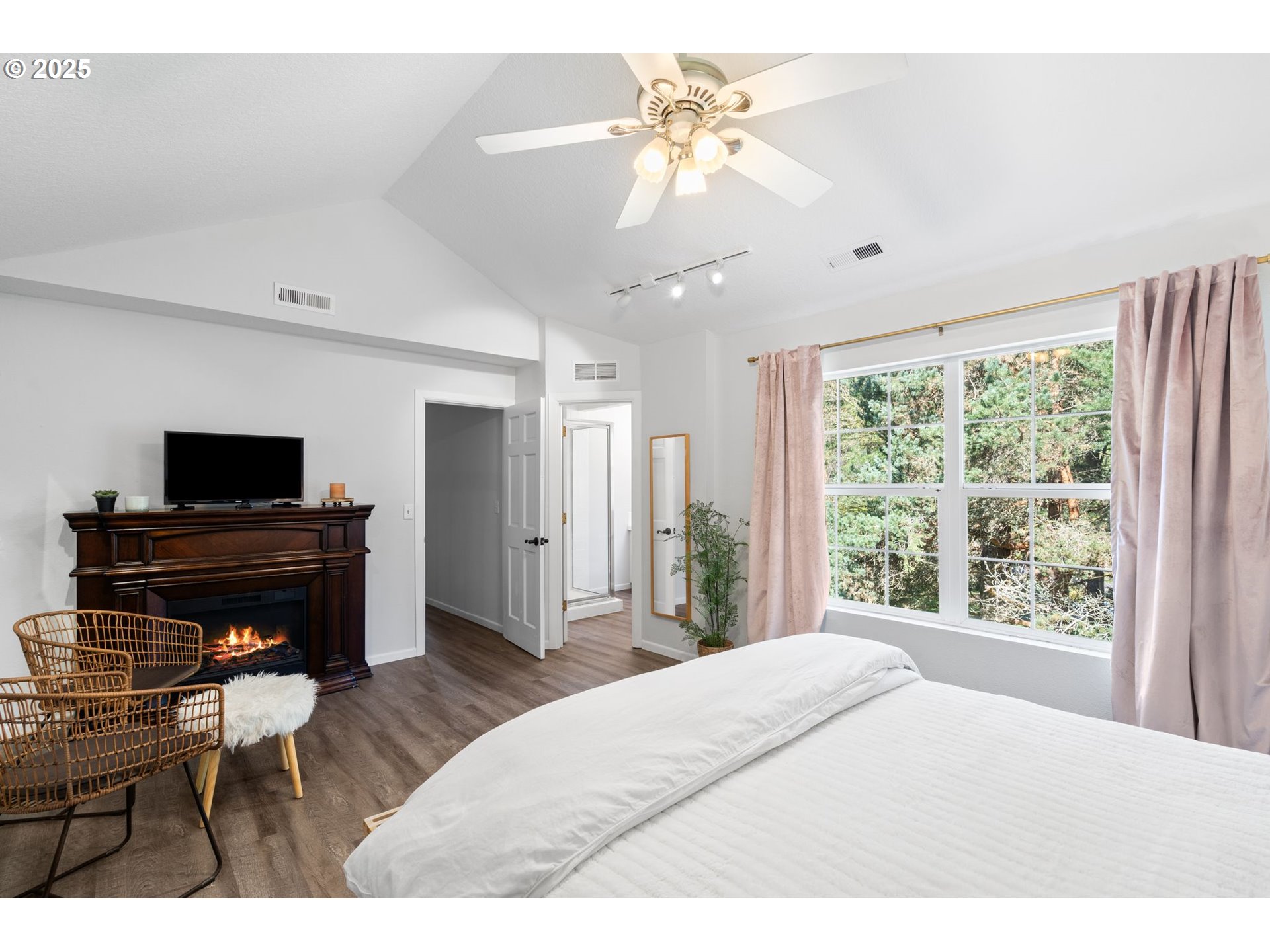 Vancouver, Washington 98682, United States, 6 Bedrooms Bedrooms, ,4 BathroomsBathrooms,Residential,Active,11694