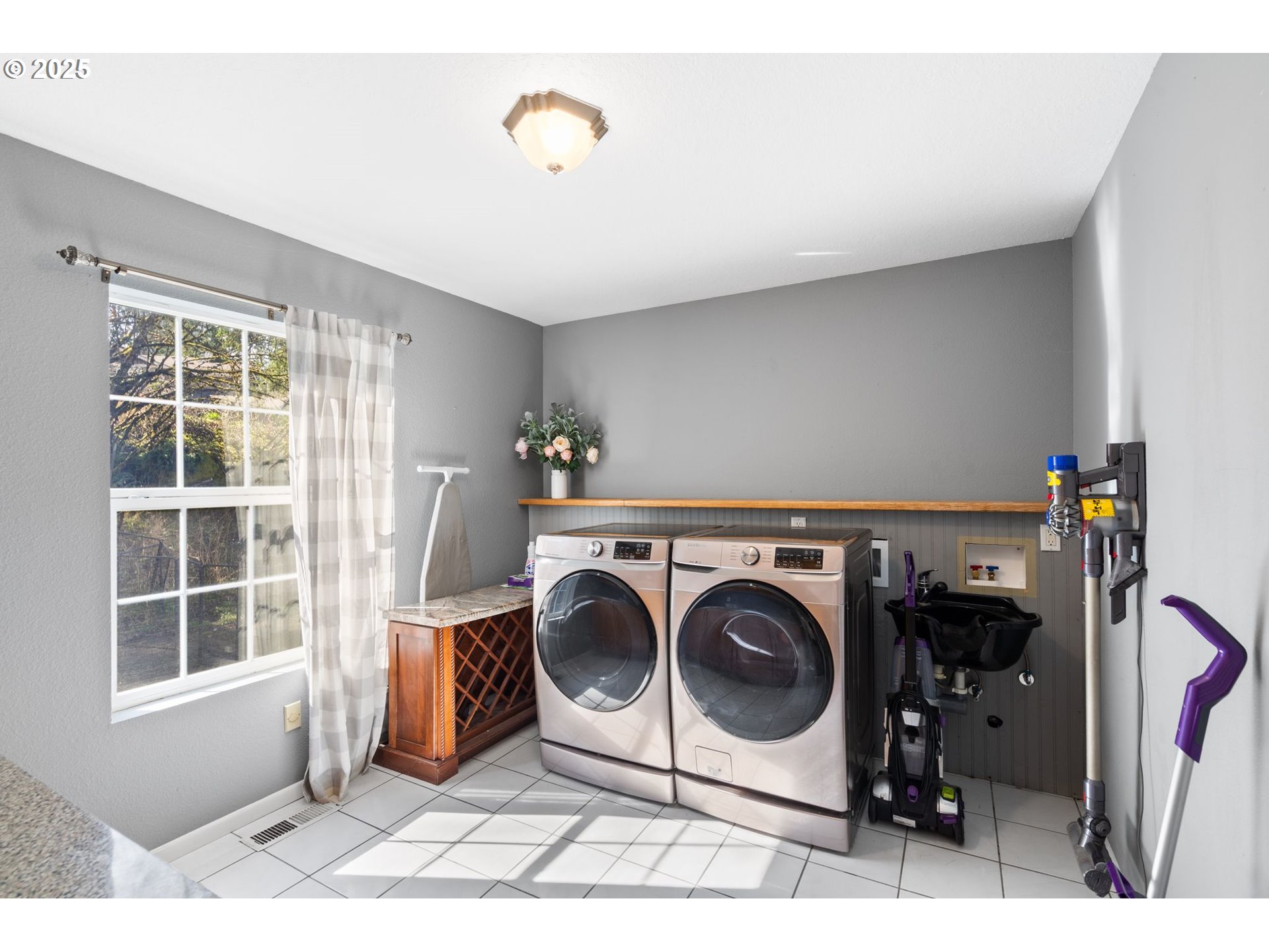 Vancouver, Washington 98682, United States, 6 Bedrooms Bedrooms, ,4 BathroomsBathrooms,Residential,Active,11694