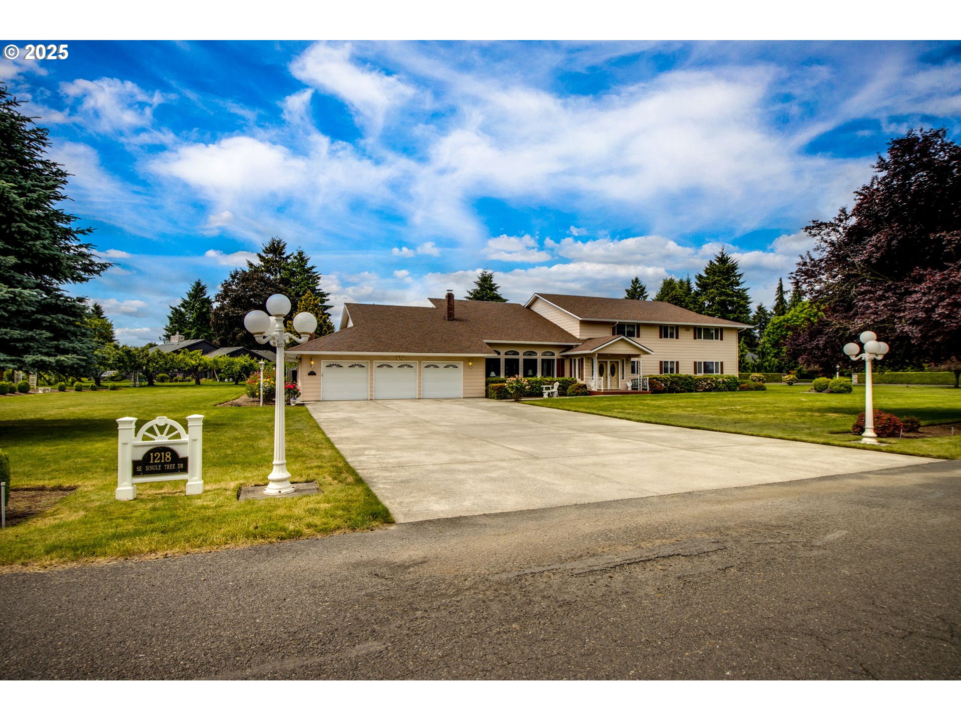 1218 SE SINGLE TREE DR